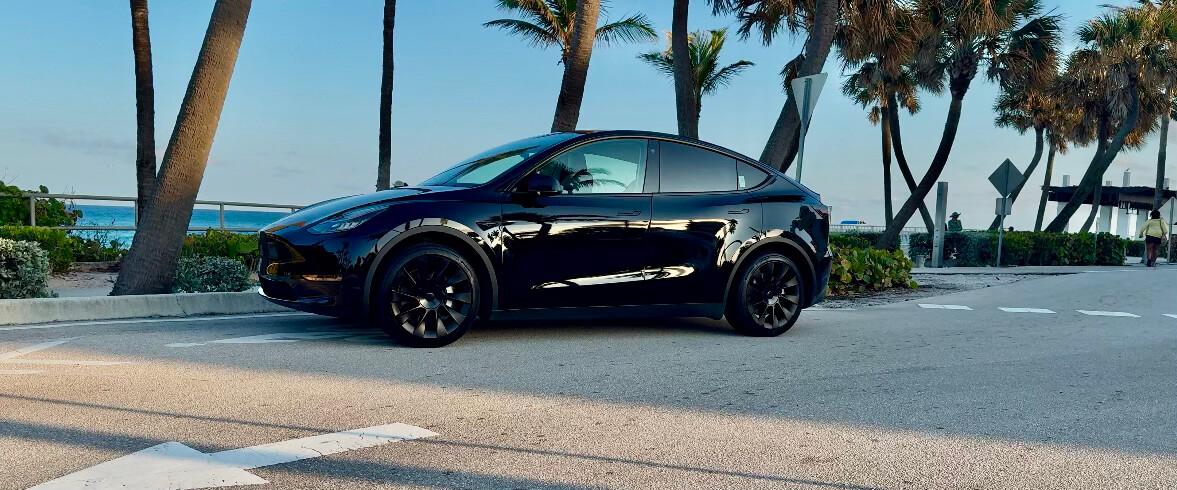 Tesla Model Y 2021 in West Palm Beach, FL