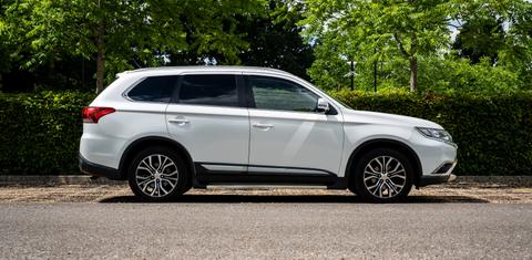 Mitsubishi Outlander 2016