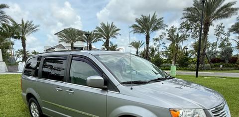 Chrysler Town & Country 2013