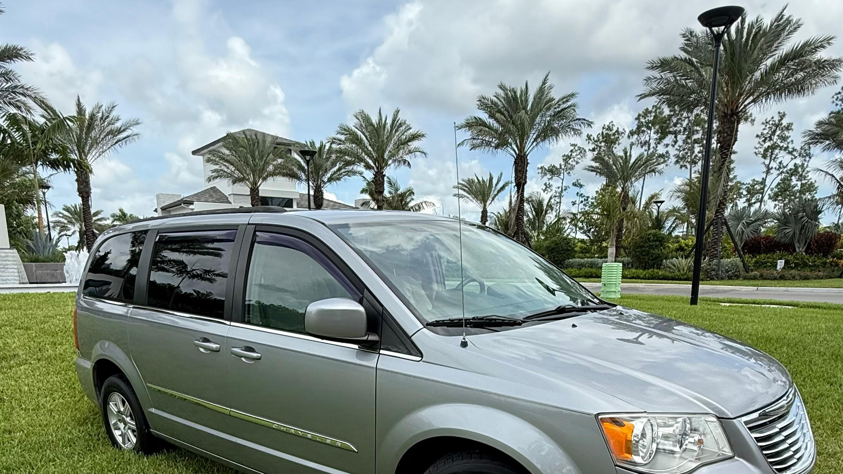 Chrysler Town & Country 2013 in Naples, FL