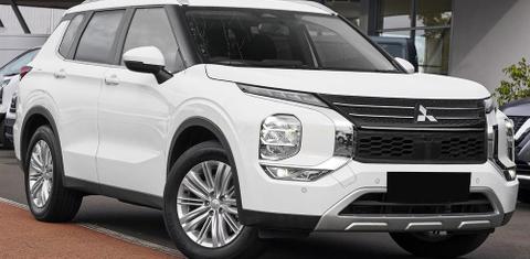 Mitsubishi OUTLANDER 2023