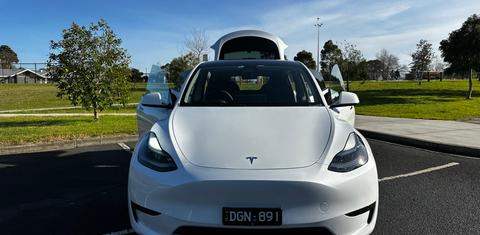 Tesla MODEL Y 2024