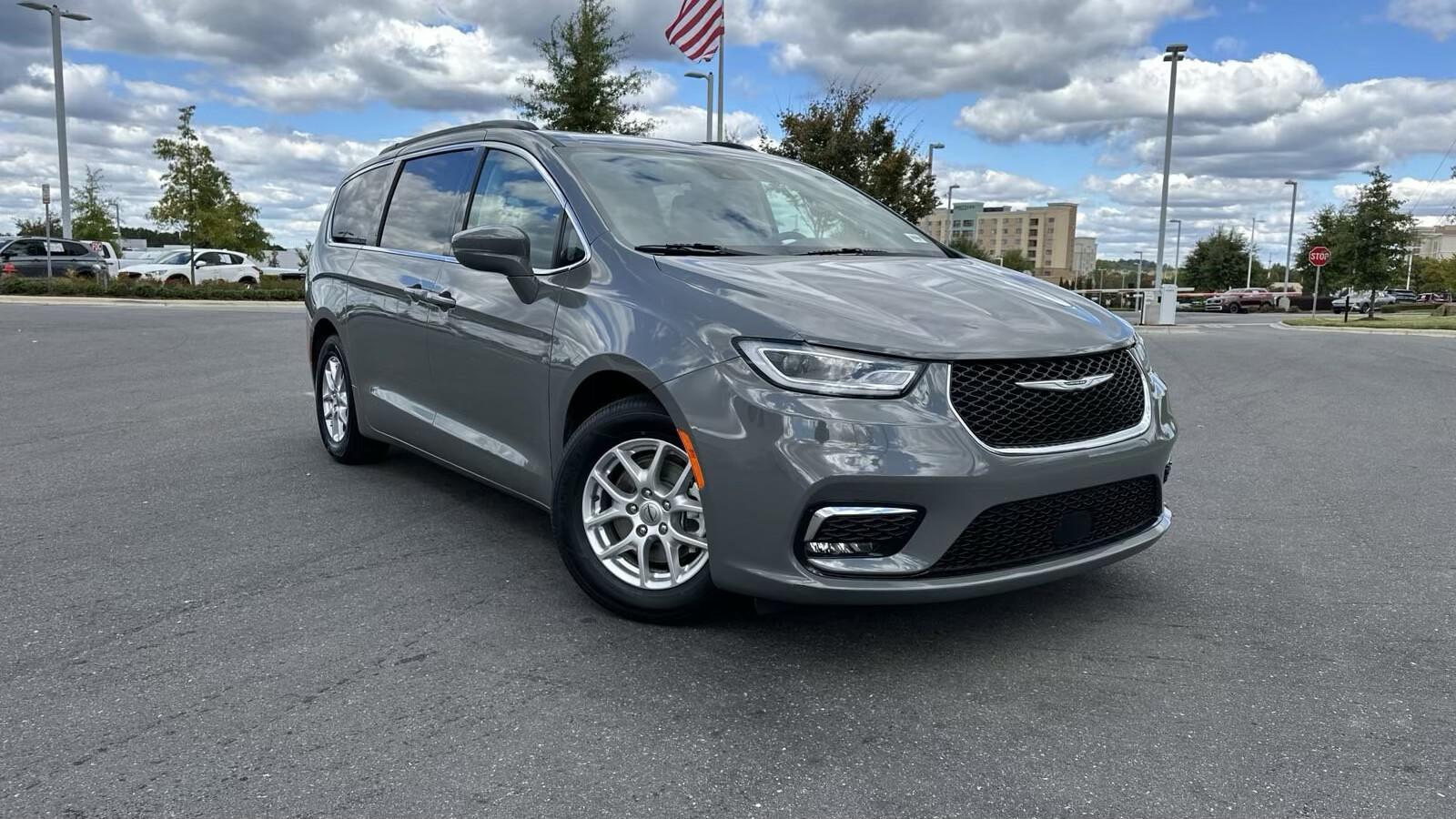 Chrysler Pacifica 2022 rental in Jacksonville, NC by Washington &. | Turo