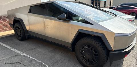 Tesla Cybertruck 2026