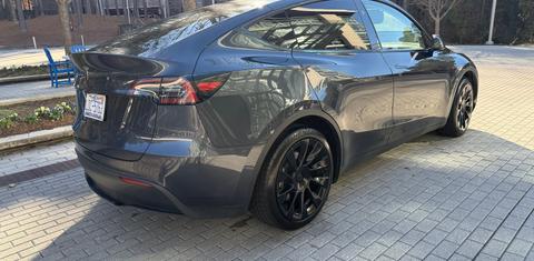 Tesla Model Y 2024