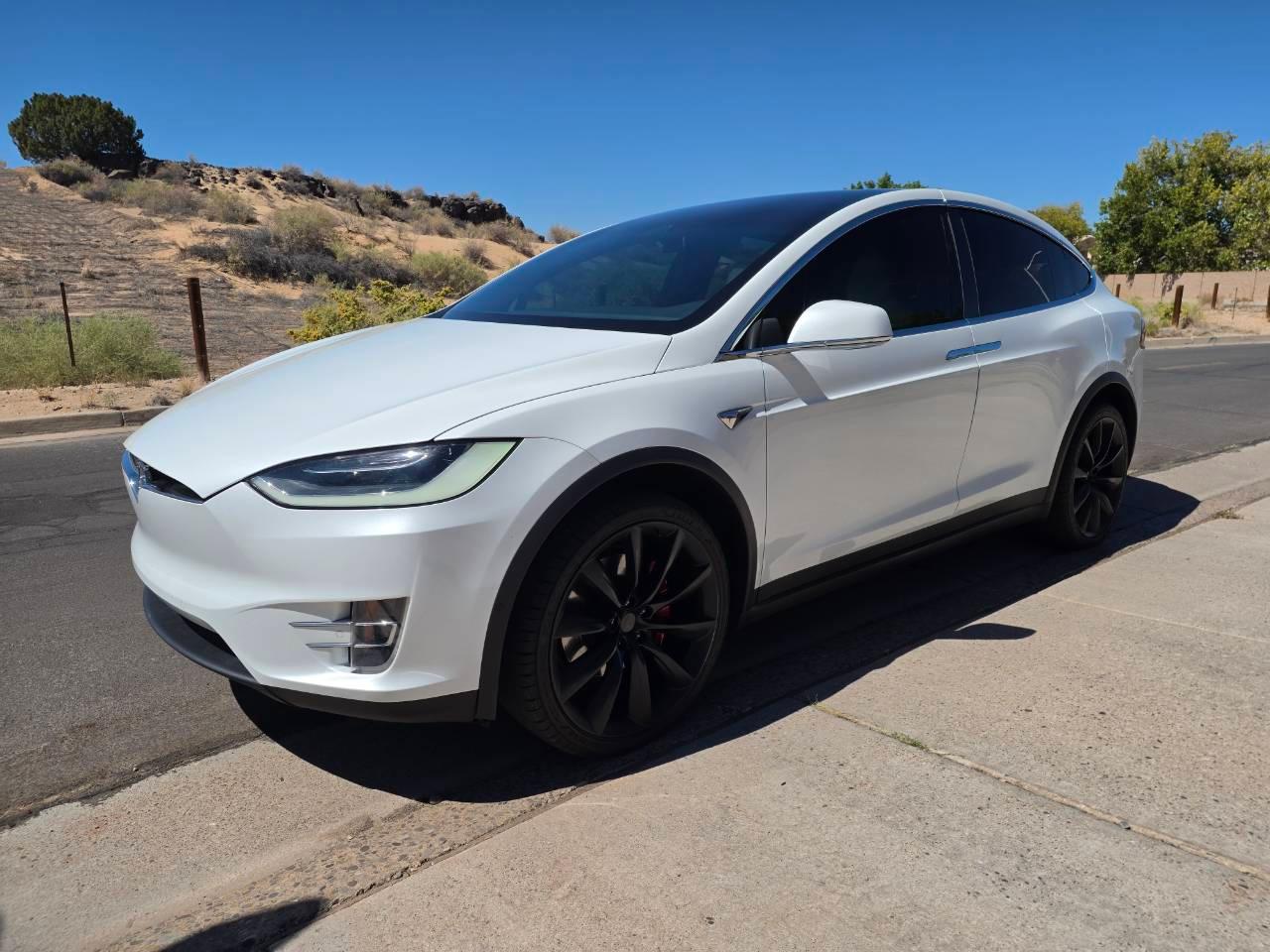 Tesla Model X 2018 in Albuquerque, NM