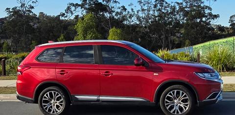 Mitsubishi OUTLANDER 2018