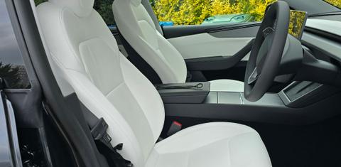 Tesla Model Y 2025