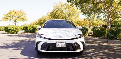 Toyota Camry Hybrid 2025