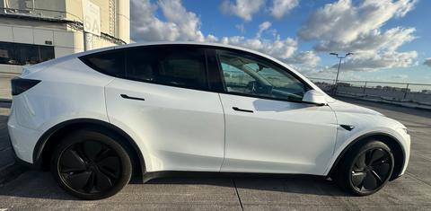Tesla Model Y 2026