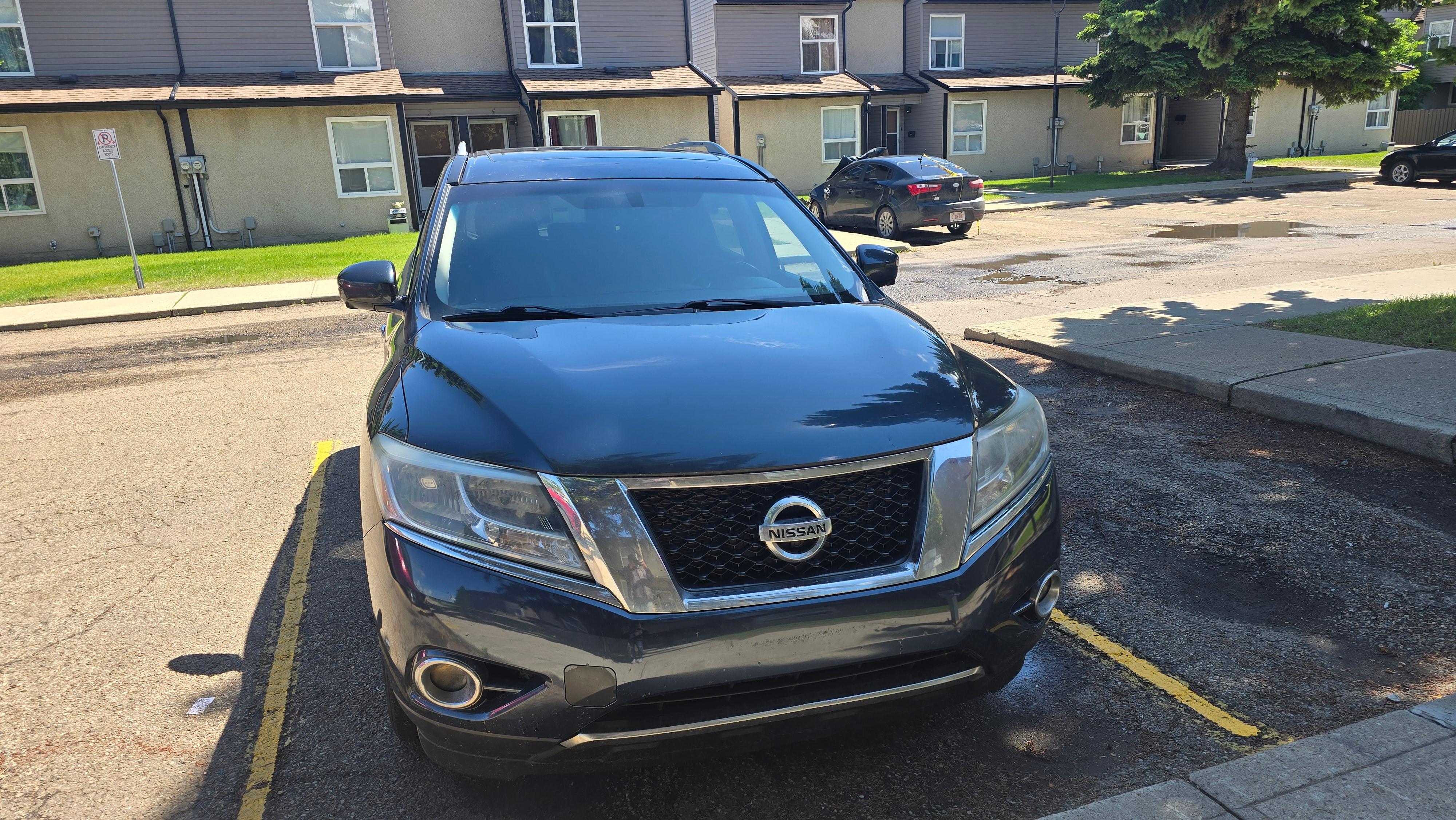 Nissan Pathfinder 2016 à Edmonton, AB