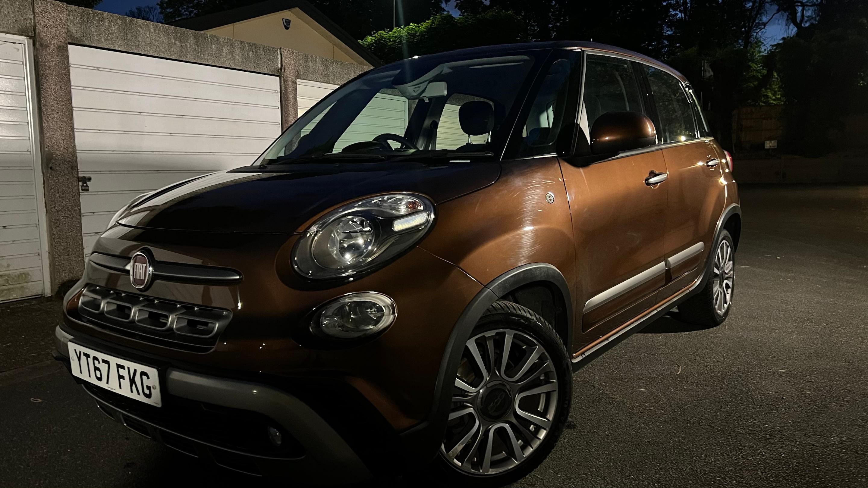 FIAT 500L 2017 in London