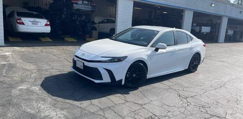 Toyota Camry Hybrid 2025