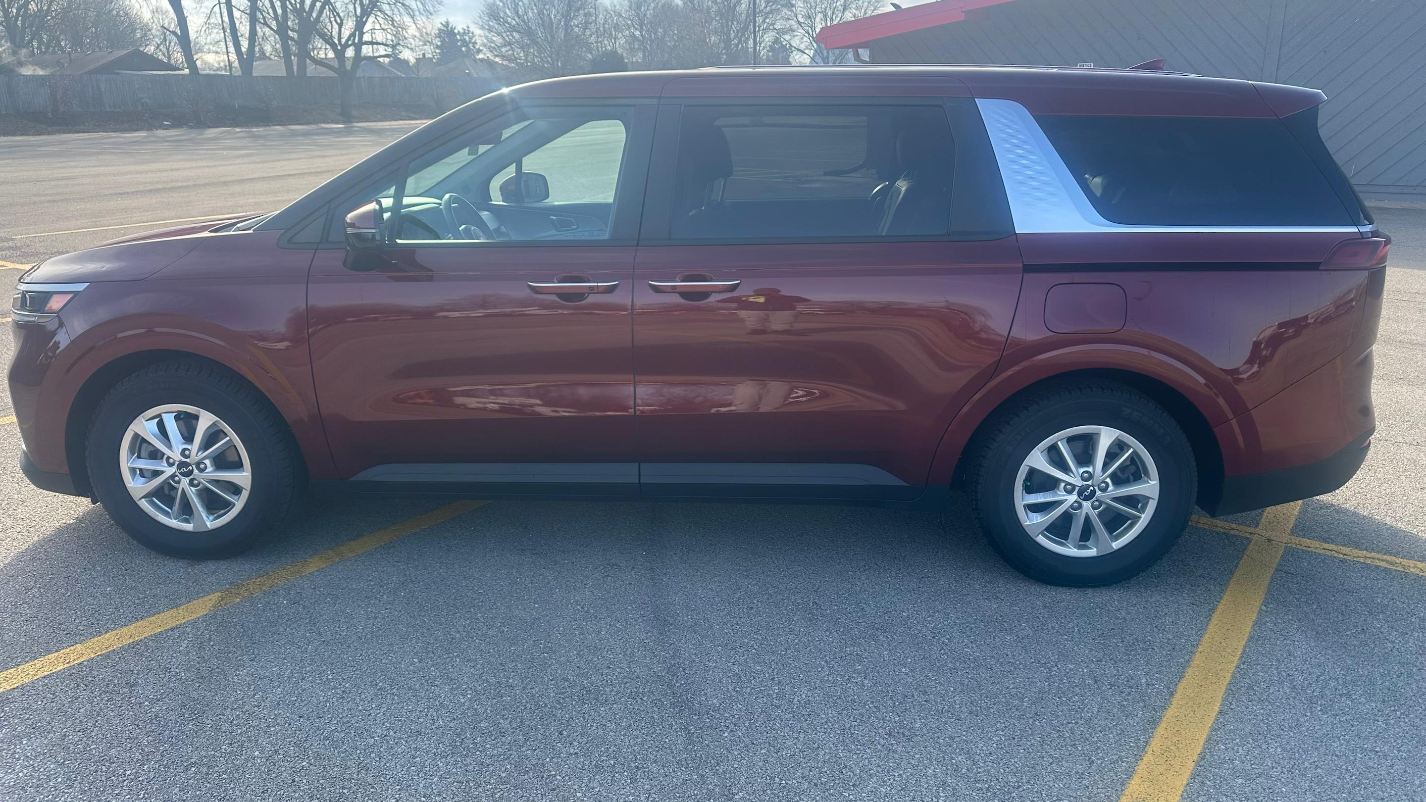 Kia Carnival 2023 in Naperville, IL
