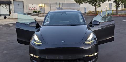 Tesla Model Y 2024