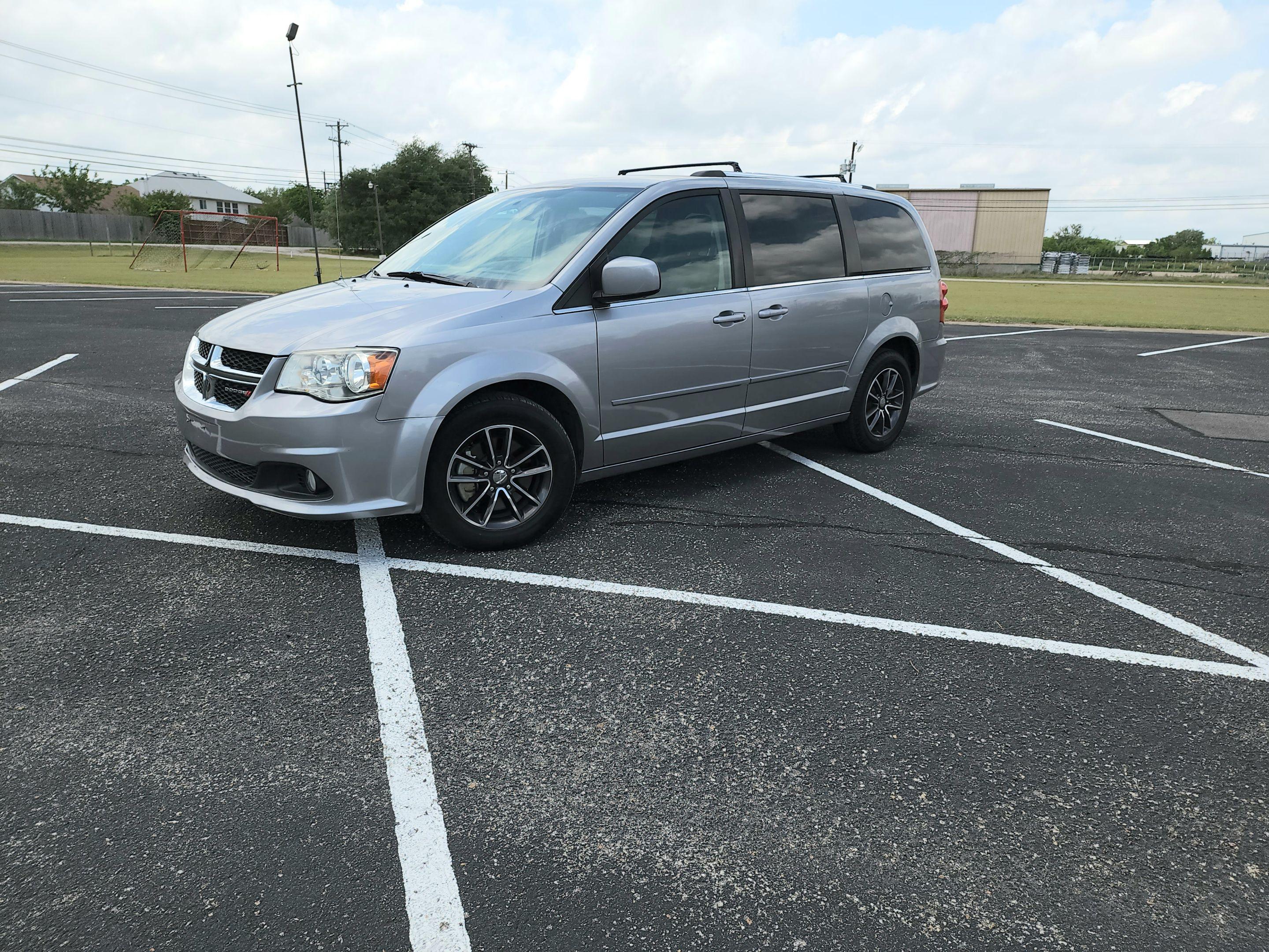 Dodge Grand Caravan 2016 in Pflugerville, TX