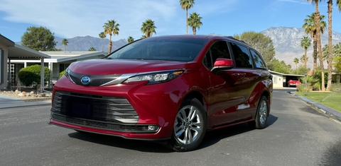 Toyota Sienna 2025