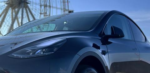 Tesla Model Y 2024