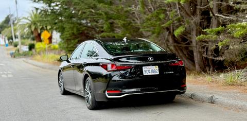 Lexus ES 2022