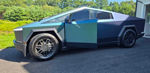 Tesla Cybertruck 2026