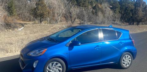 Toyota Prius c 2015