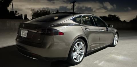Tesla Model S 2015