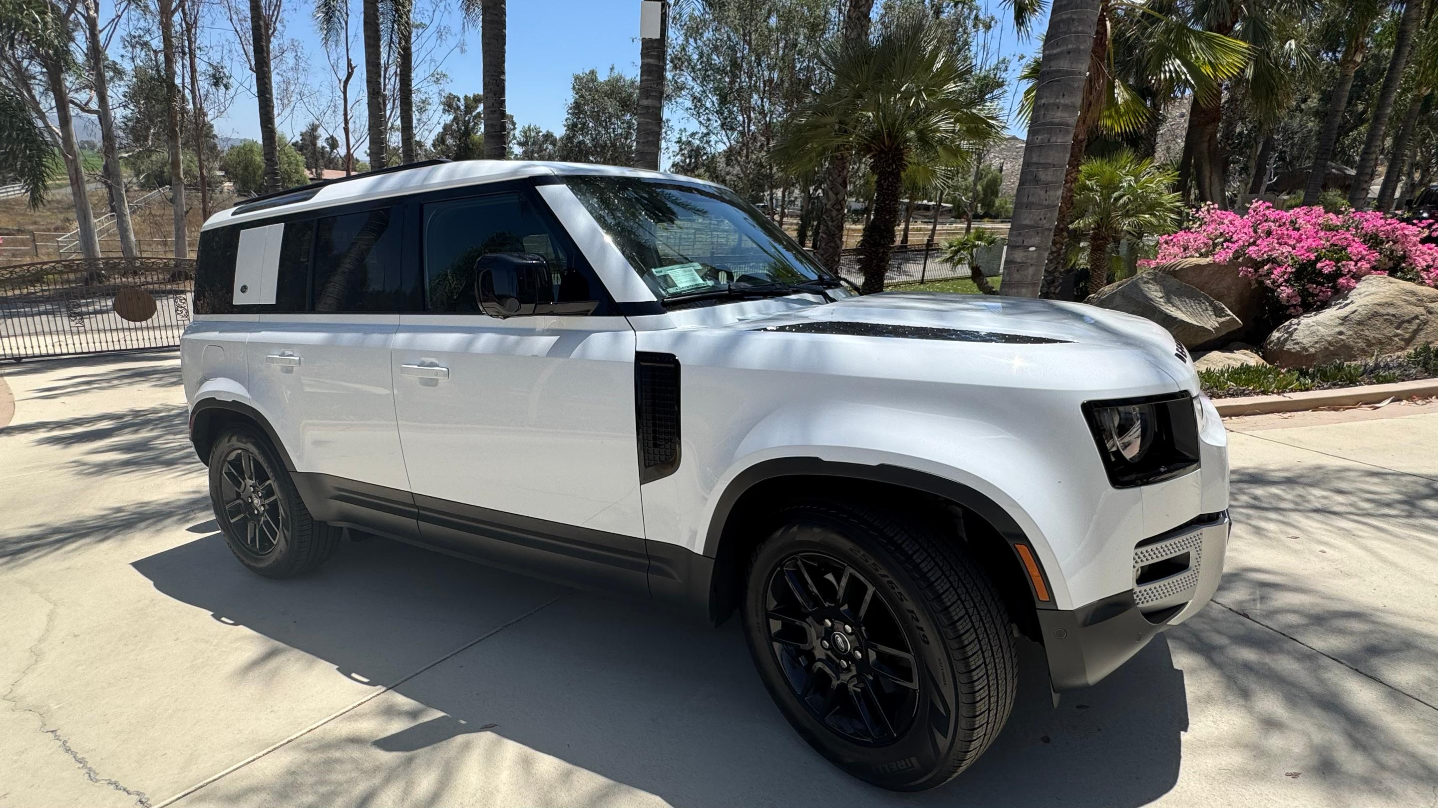 Land Rover Defender 2024 in Menifee, CA