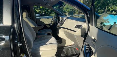 Toyota Sienna 2013