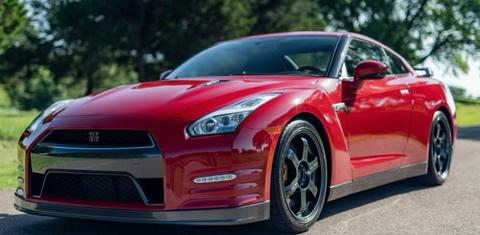 Nissan GT-R 2015
