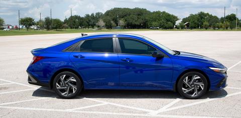 Hyundai Elantra 2025