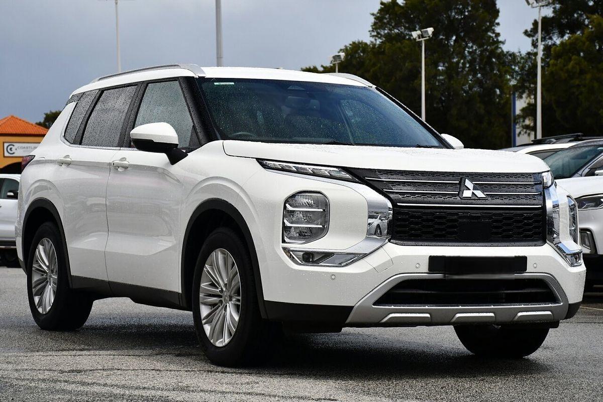 Mitsubishi OUTLANDER 2023 in Tweed Heads