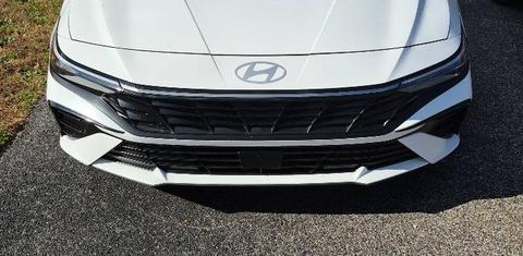 Hyundai Elantra 2025
