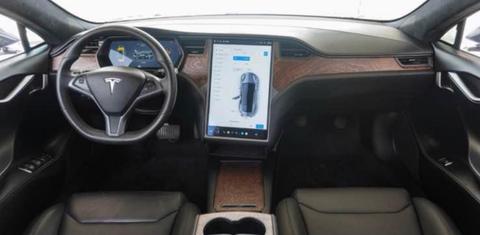 Tesla Model S 2018