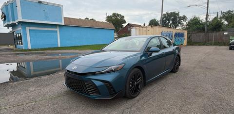Toyota Camry Hybrid 2026