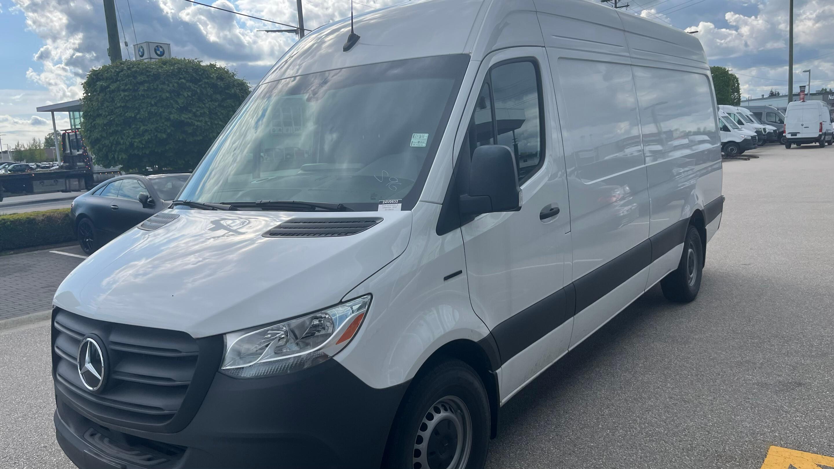 Mercedes-Benz eSprinter Cargo 2024 à Richmond, BC
