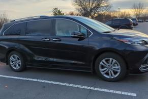 Toyota Sienna 2023 in Edison