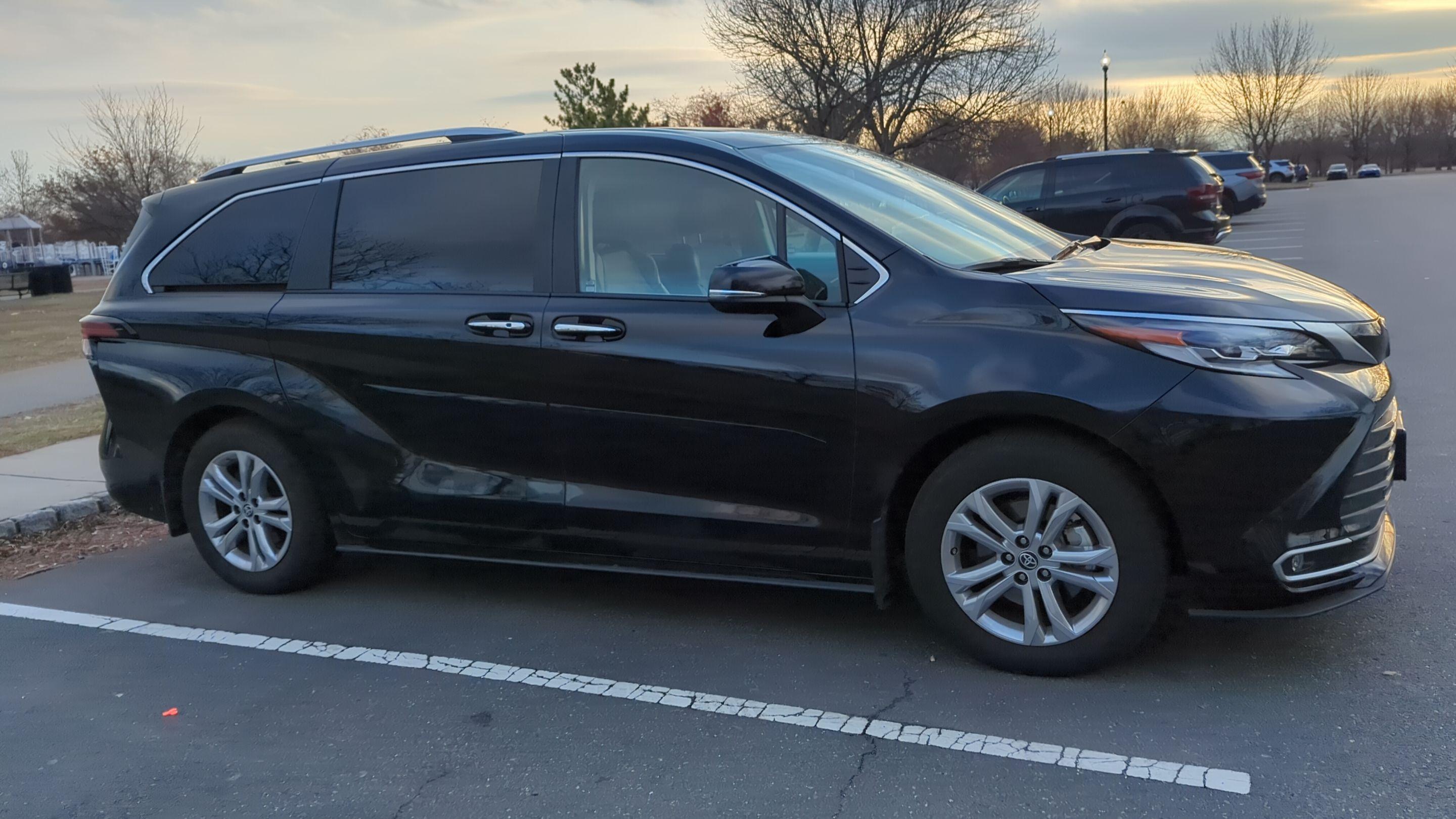 Toyota Sienna 2023 in Edison, NJ
