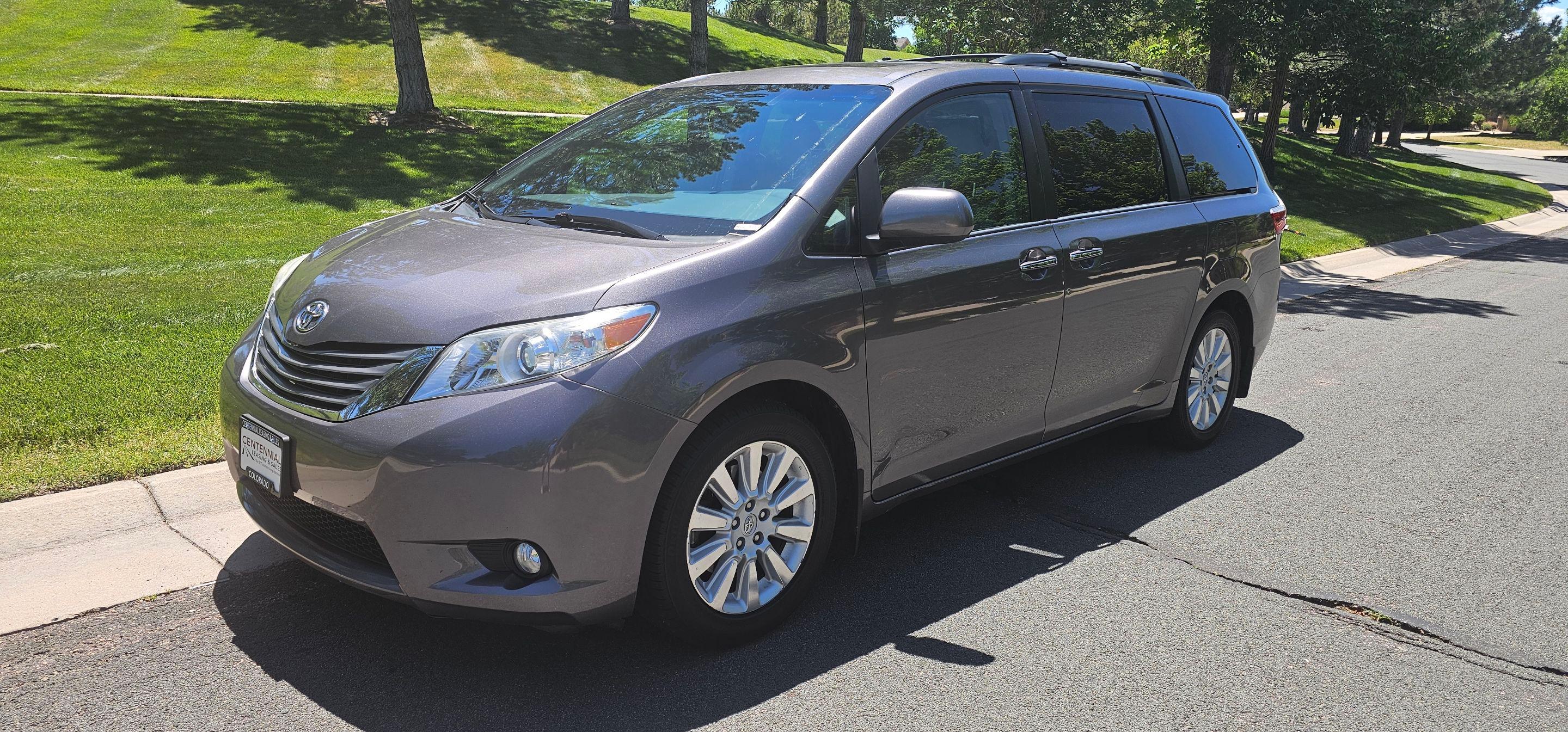Toyota Sienna 2015 in Aurora, CO