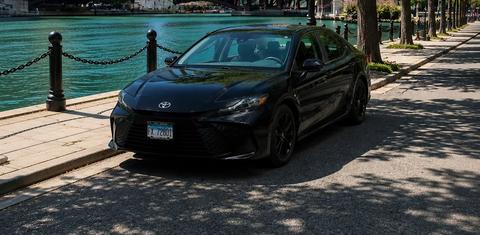 Toyota Camry Hybrid 2025