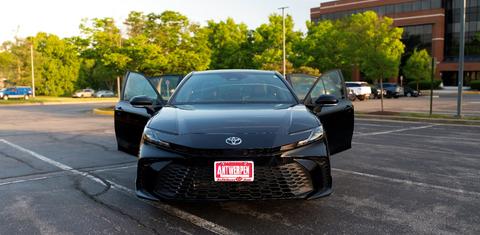 Toyota Camry Hybrid 2026