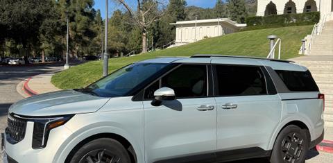 Kia Carnival Hybrid 2026