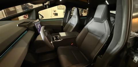 Tesla Cybertruck 2026