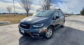 Chrysler Pacifica 2022 — Exotic car rental alternative in Gurnee, IL