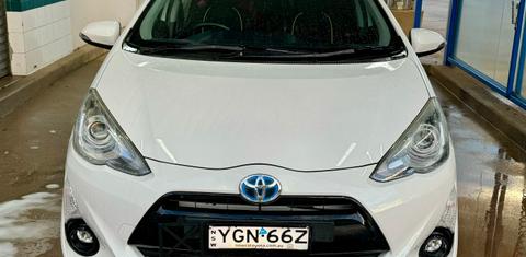 Toyota PRIUS-C 2017
