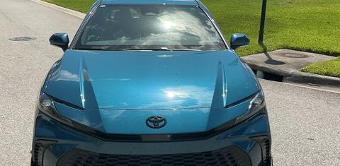 Toyota Camry Hybrid 2026