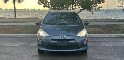 Toyota Prius c 2014