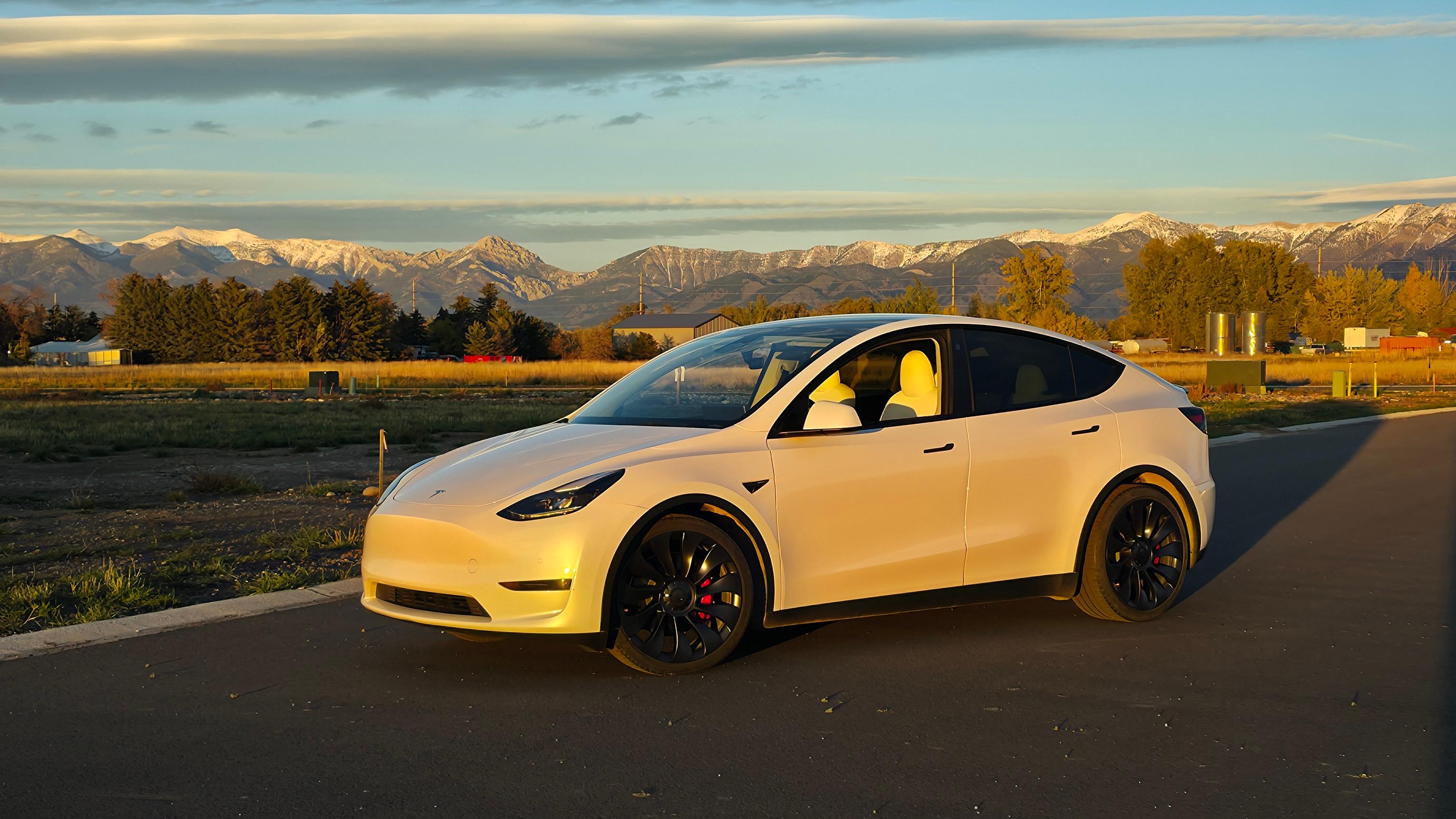 Tesla Model Y 2023 in Bozeman, MT