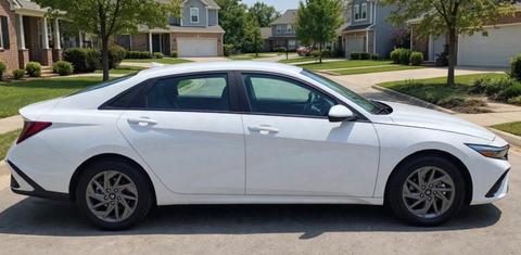Hyundai Elantra 2025