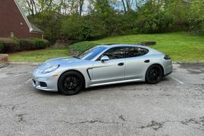 Porsche Panamera car