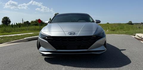 Hyundai Elantra 2022